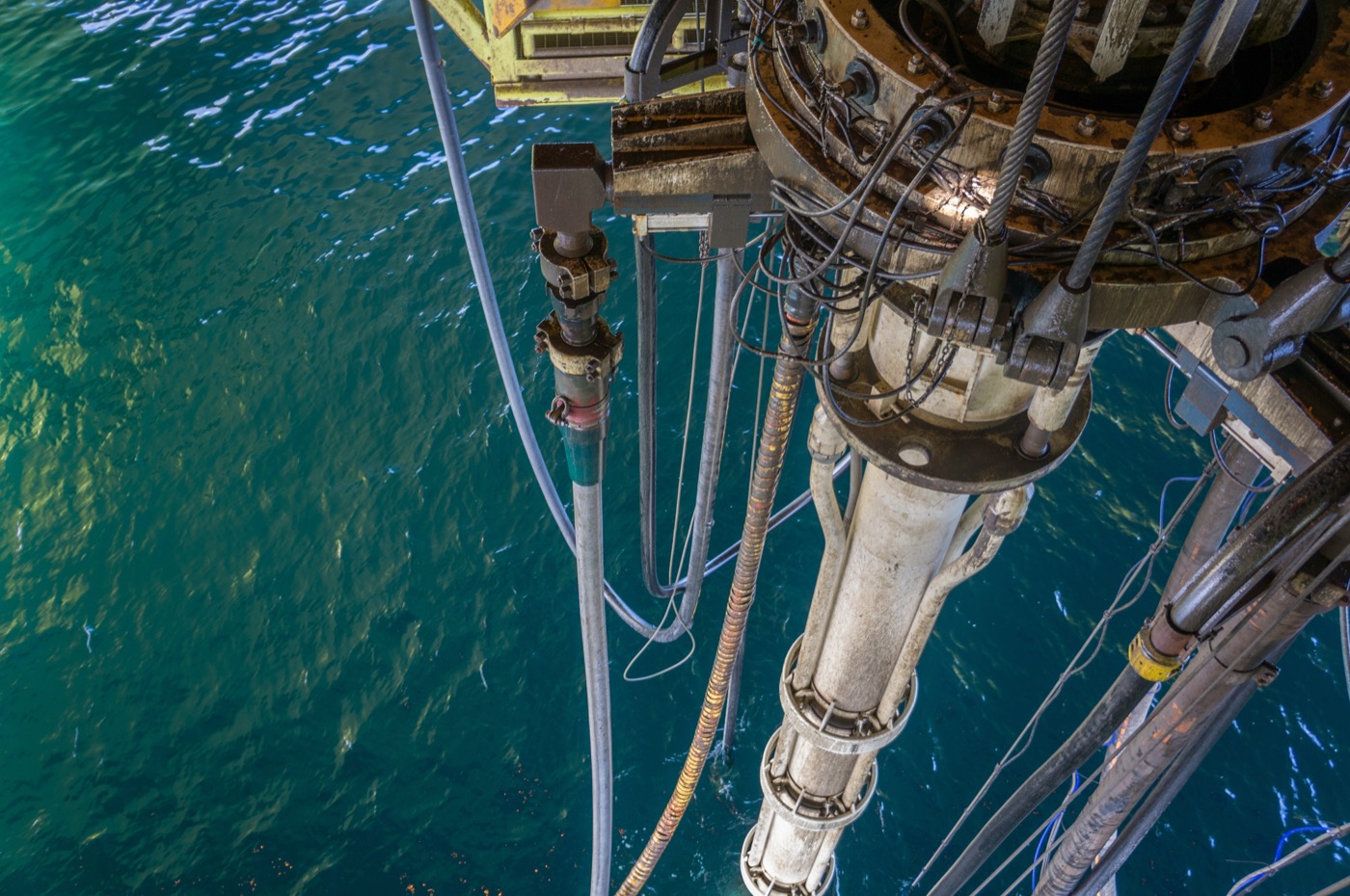 Subsea completion hardware